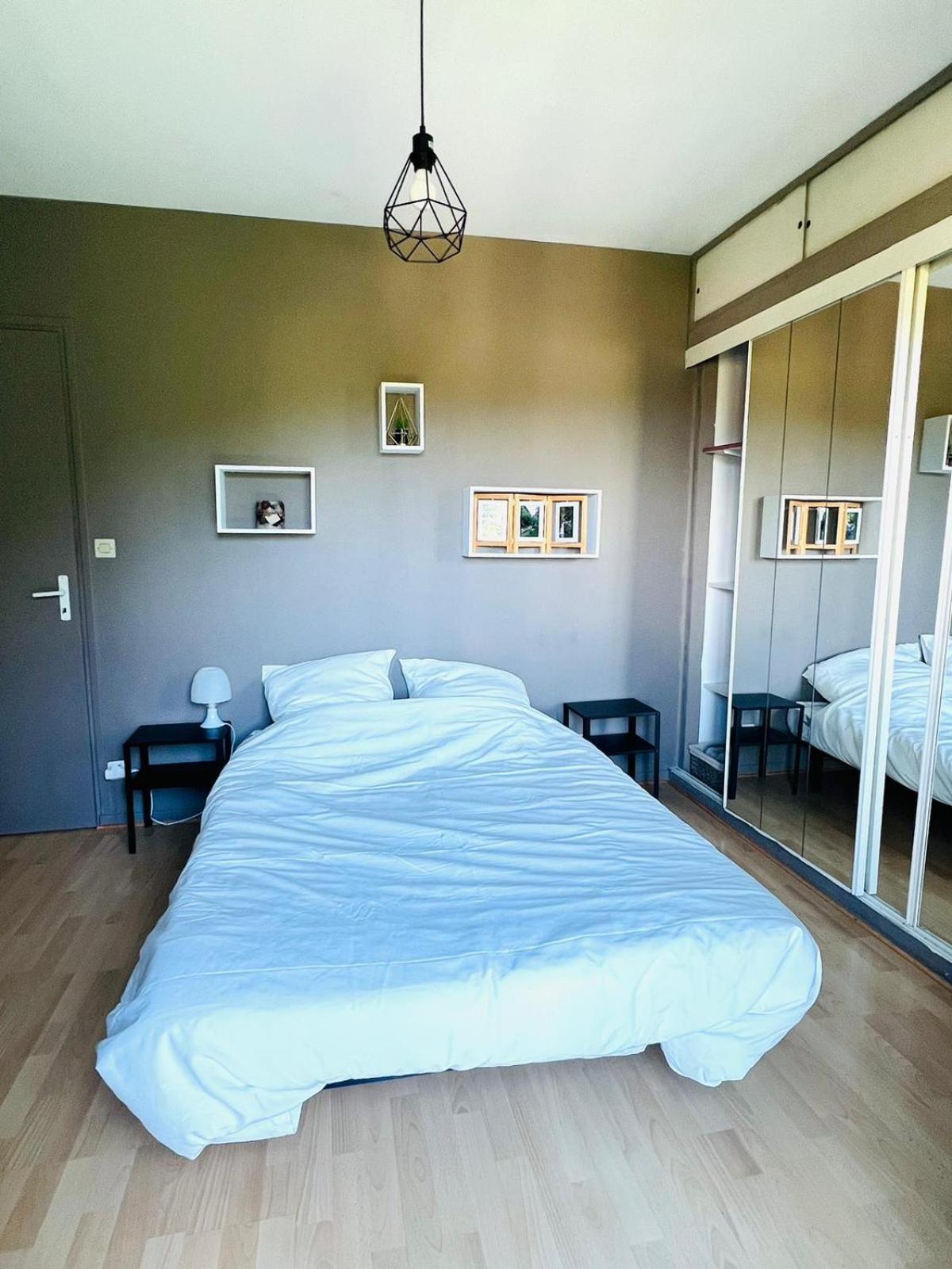 Maison Entre Lacs Et Forets Montreal La Cluse ภายนอก รูปภาพ
